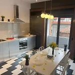 Apartment Spacious 2 Bdrm In Center