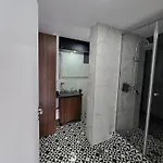 Spacious 2 Bdrm In Center Apartment *