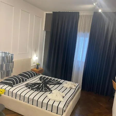 דירה Spacious 2 Bdrm In Center *