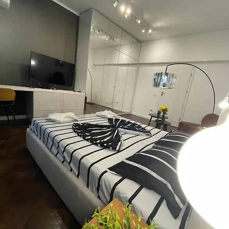 Spacious 2 Bdrm In Center * בוקרשט