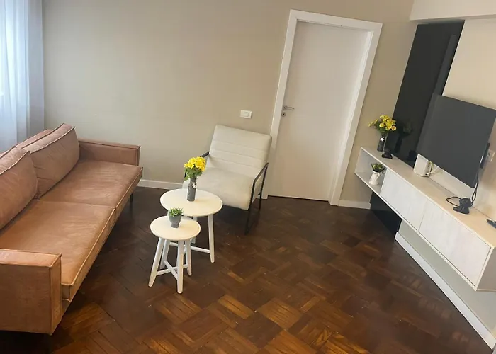 Spacious 2 Bdrm In Center