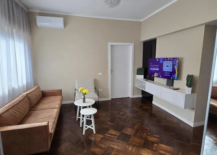 Spacious 2 Bdrm In Center