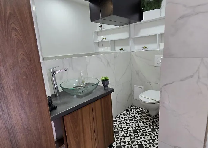 Spacious 2 Bdrm In Center * Βουκουρέστι