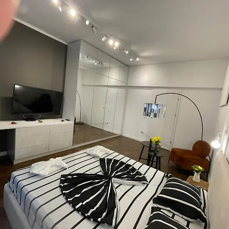 公寓 Spacious 2 Bdrm In Center