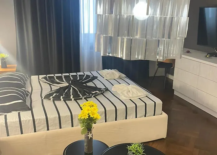 公寓 Spacious 2 Bdrm In Center *