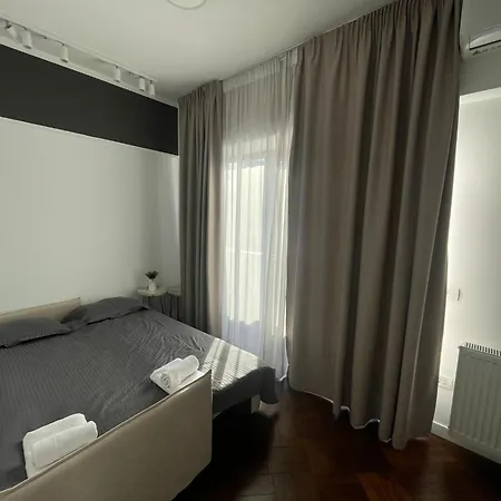 Spacious 2 Bdrm In Center