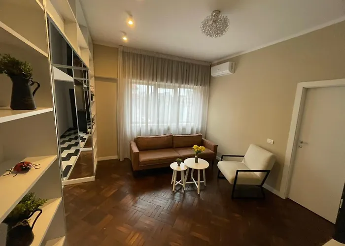 Spacious 2 Bdrm In Center Daire Bükreş