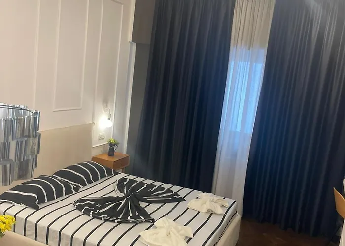 Daire Spacious 2 Bdrm In Center *
